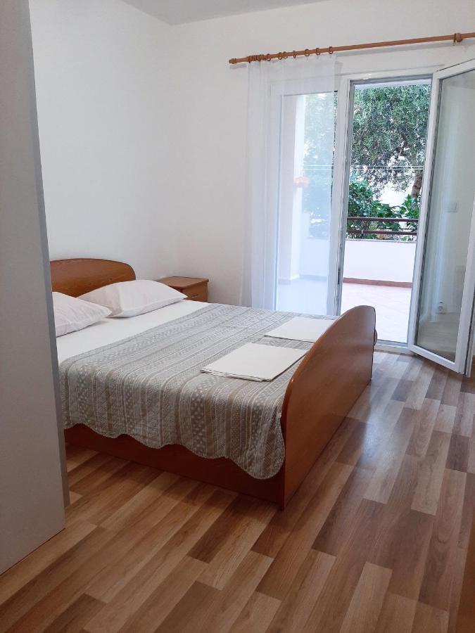 Apartmani I Soba Andrijasevic マカルスカ エクステリア 写真