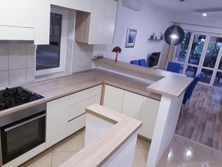 Apartmani I Soba Andrijasevic マカルスカ エクステリア 写真