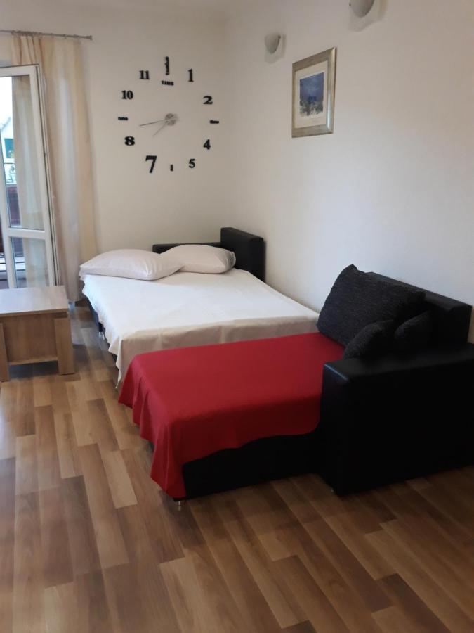 Apartmani I Soba Andrijasevic マカルスカ エクステリア 写真