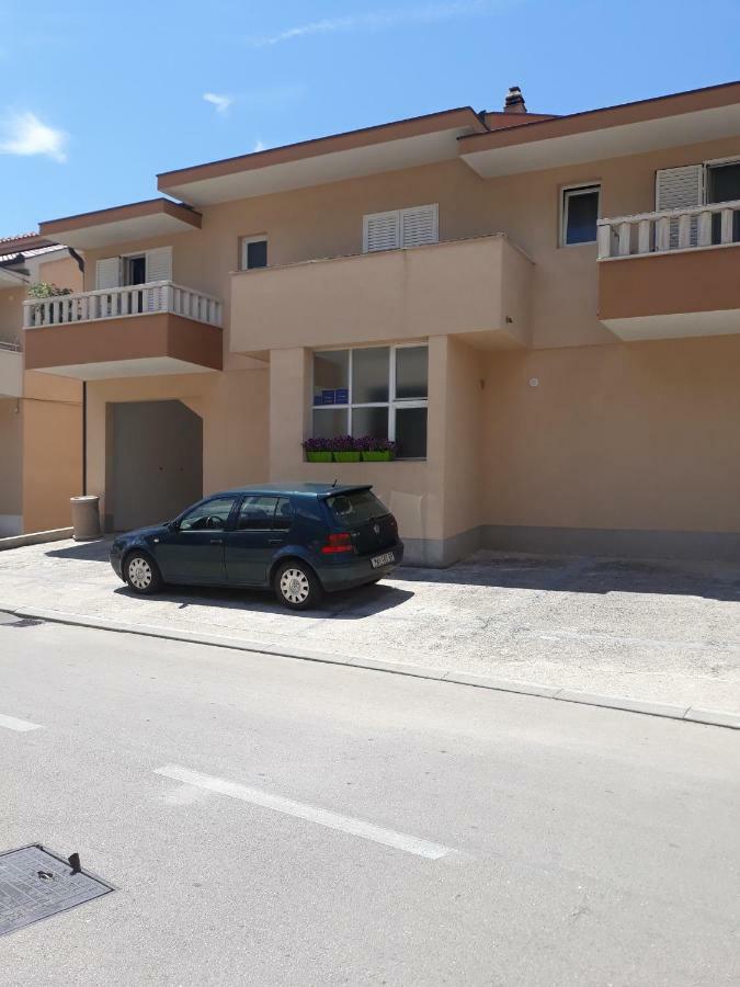 Apartmani I Soba Andrijasevic マカルスカ エクステリア 写真