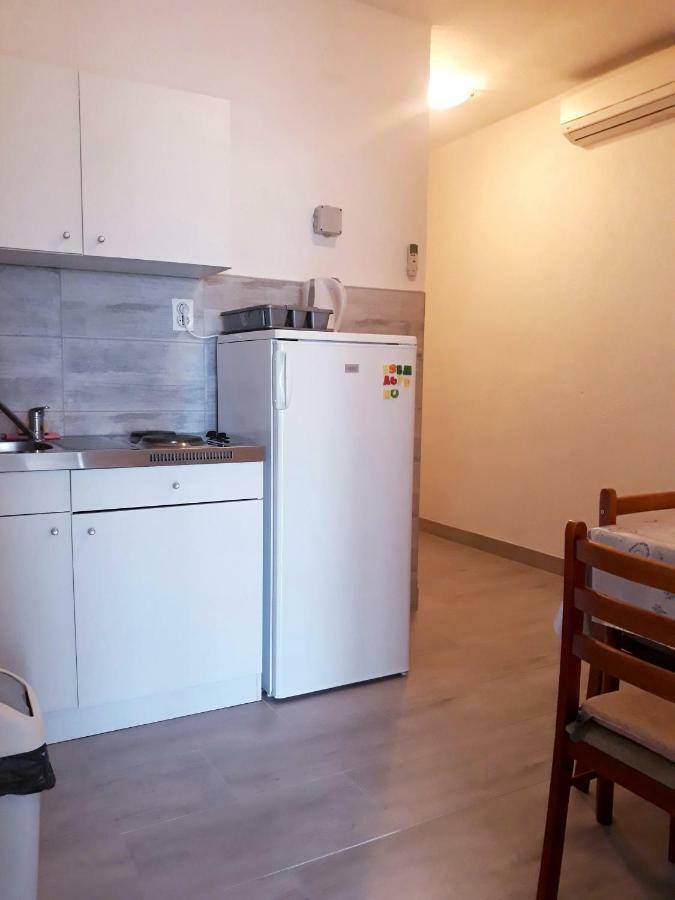 Apartmani I Soba Andrijasevic マカルスカ エクステリア 写真